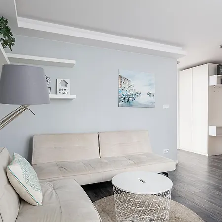 Rentplanet - Apartamenty Przy Palacu Kultury I Nauki Warschau Exterior foto
